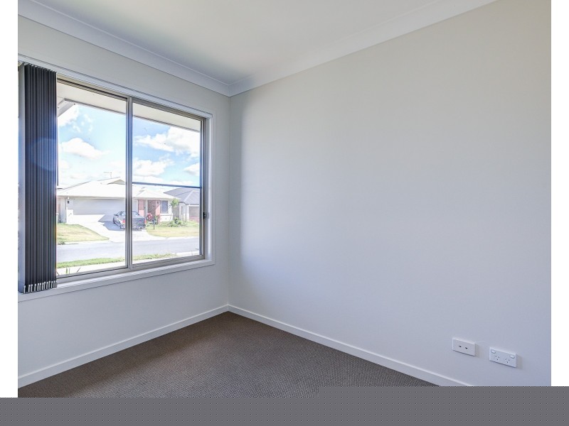 5 Flowers Drive, Coomera QLD 4209