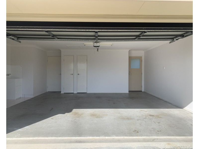 2/49 Jasmine Circuit, Ormeau QLD 4208