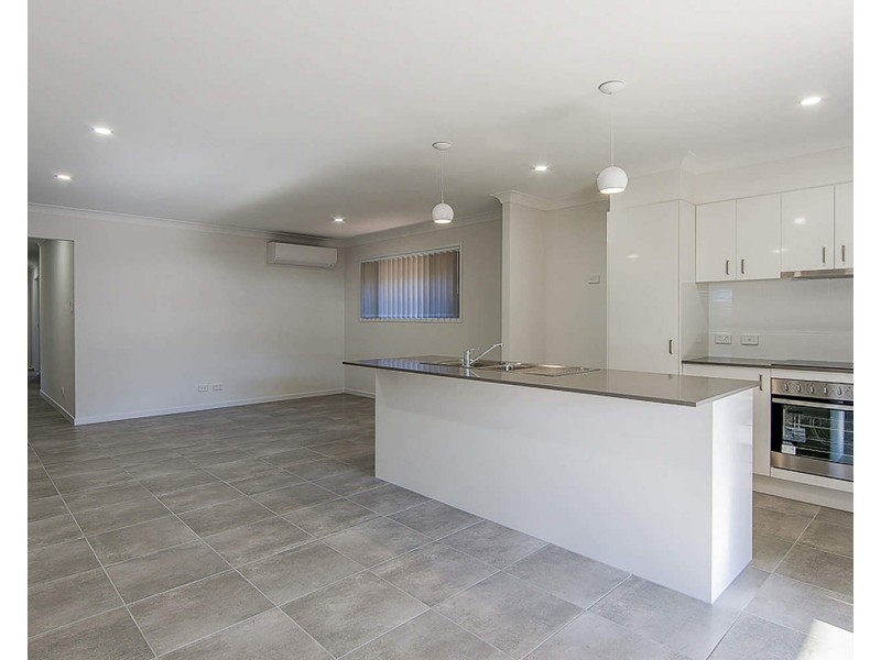 8 Dysart Drive, Holmview QLD 4207