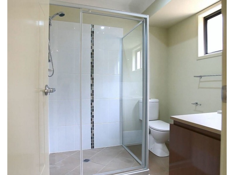 4 Sapphire Place, Pimpama QLD 4209