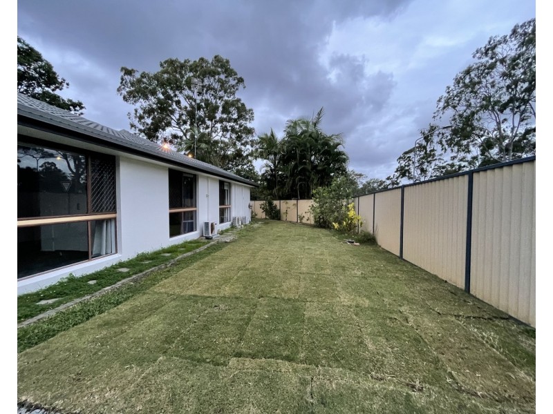 44 Camden Court, Helensvale QLD 4212
