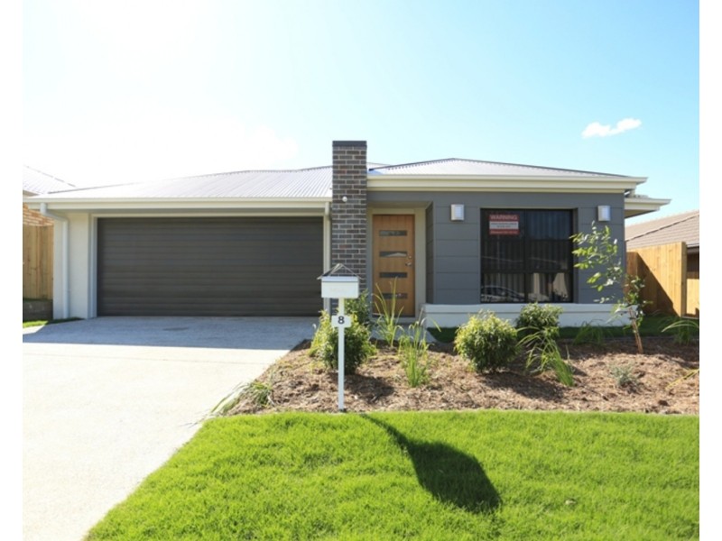 8 Percy Earl Crescent, Pimpama QLD 4209