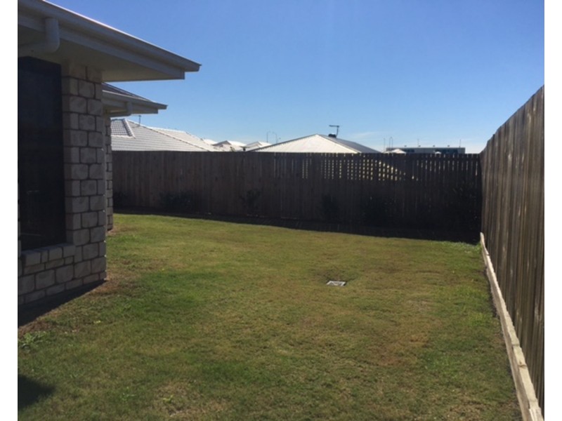 8 Percy Earl Crescent, Pimpama QLD 4209