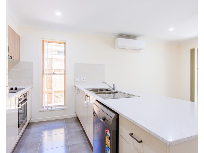 14 Hazel Street, Pimpama QLD 4209