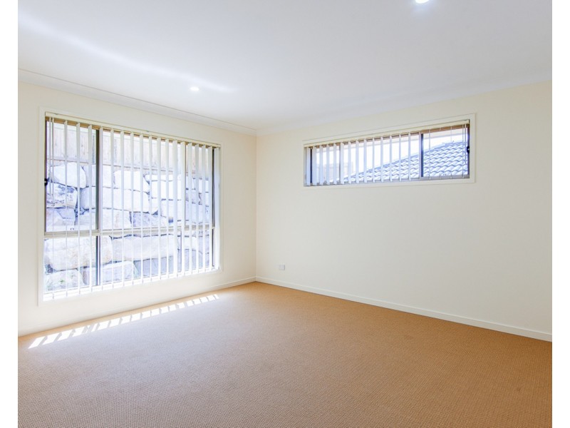 14 Hazel Street, Pimpama QLD 4209