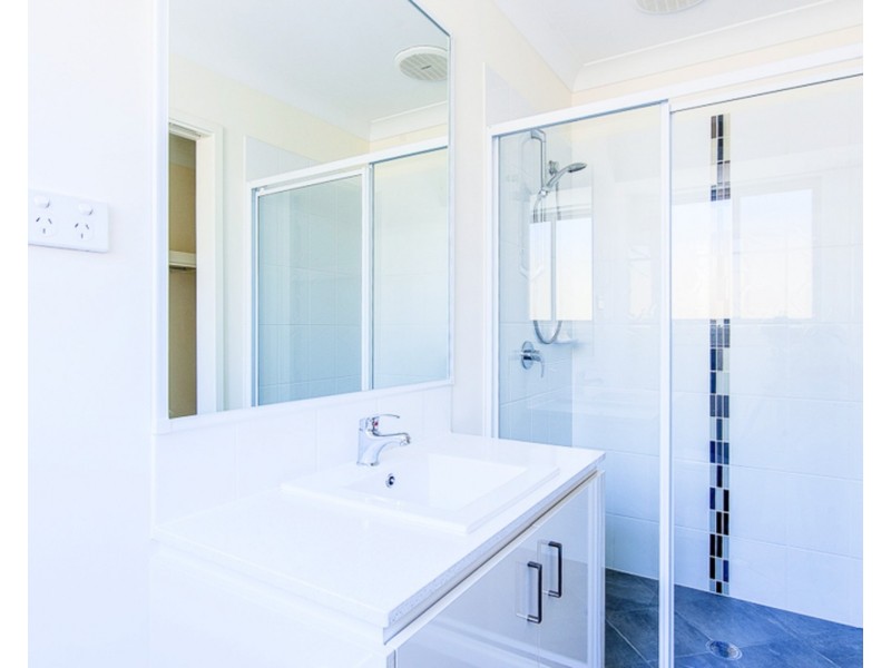 14 Hazel Street, Pimpama QLD 4209