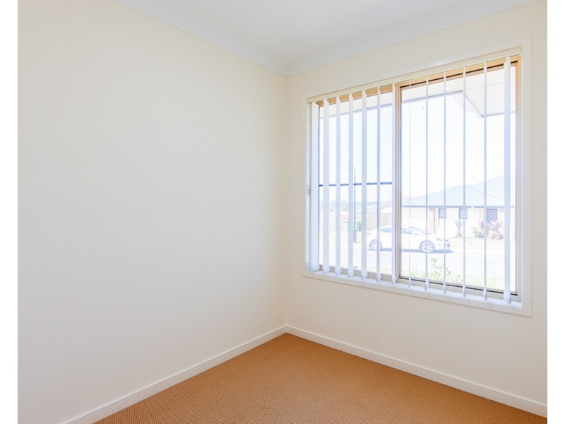 14 Hazel Street, Pimpama QLD 4209