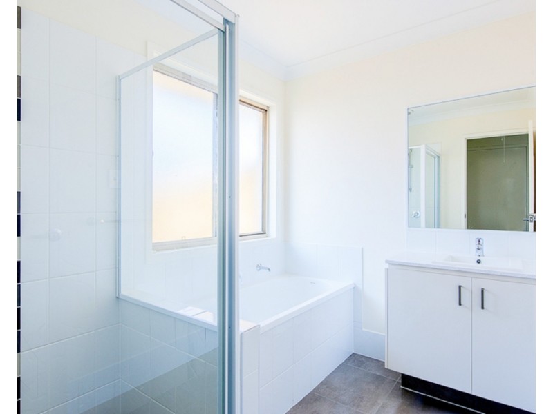 14 Hazel Street, Pimpama QLD 4209