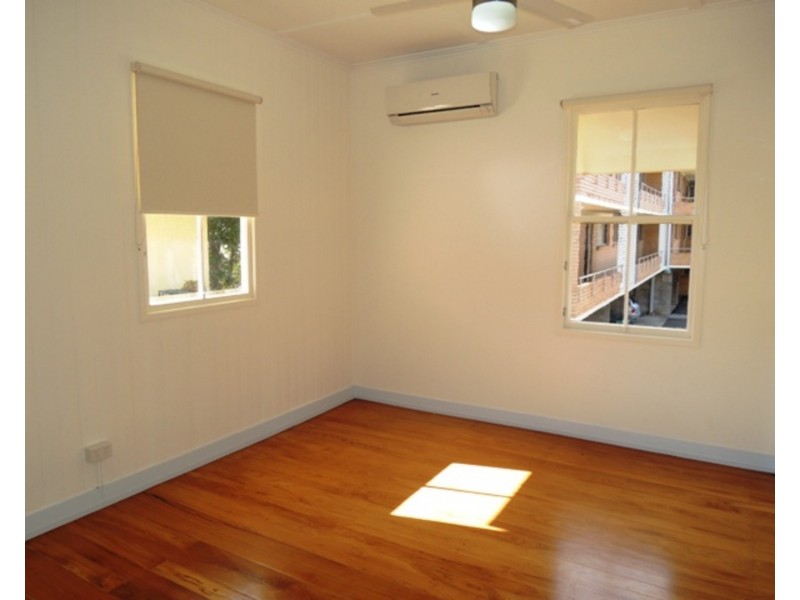 3 Little Norman Street, Southport QLD 4215