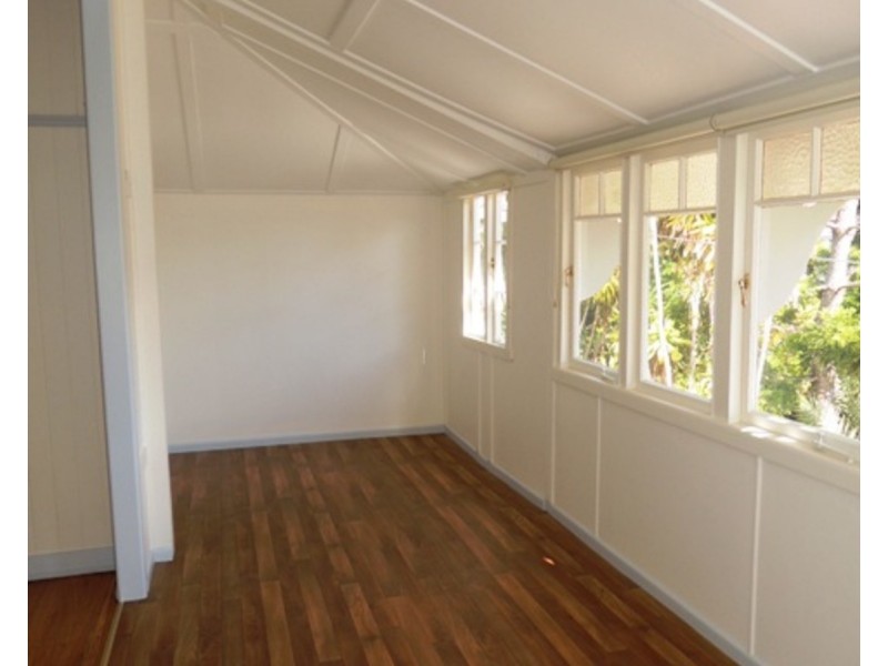 3 Little Norman Street, Southport QLD 4215