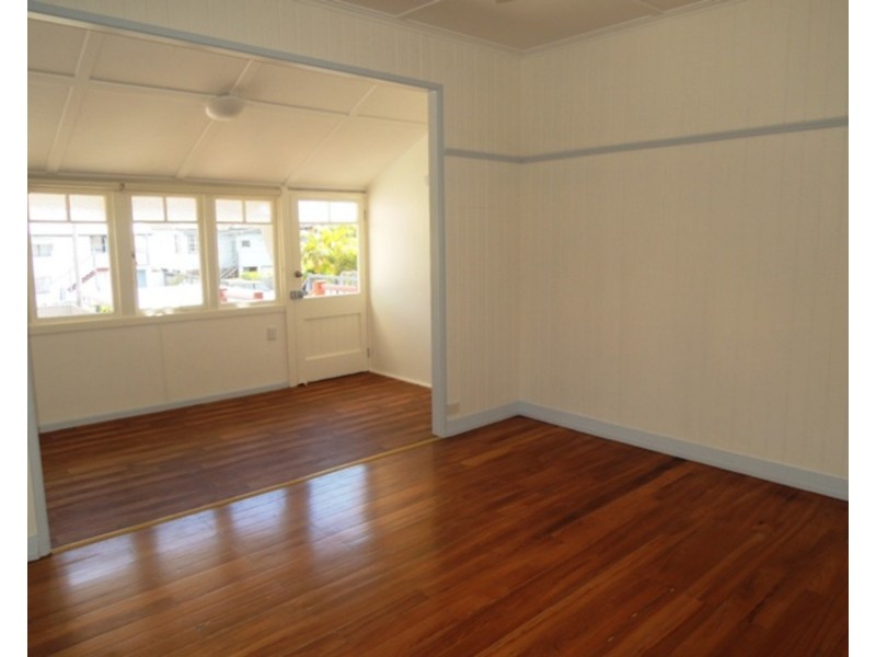 3 Little Norman Street, Southport QLD 4215