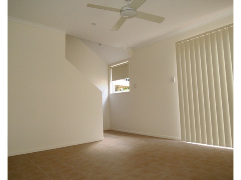 3 Little Norman Street, Southport QLD 4215