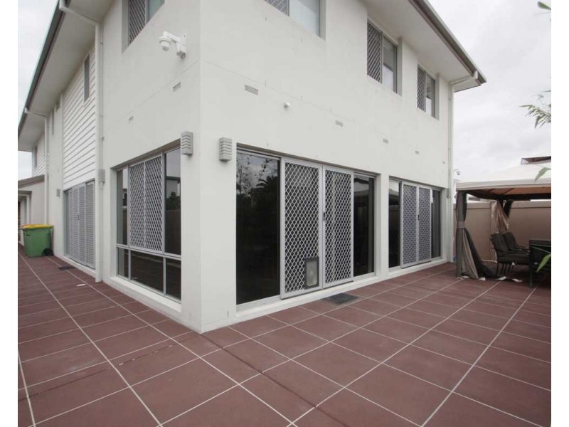 5 Harbour Rise, Hope Island QLD 4212