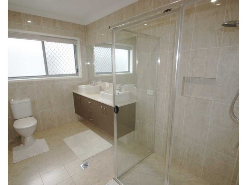 5 Harbour Rise, Hope Island QLD 4212