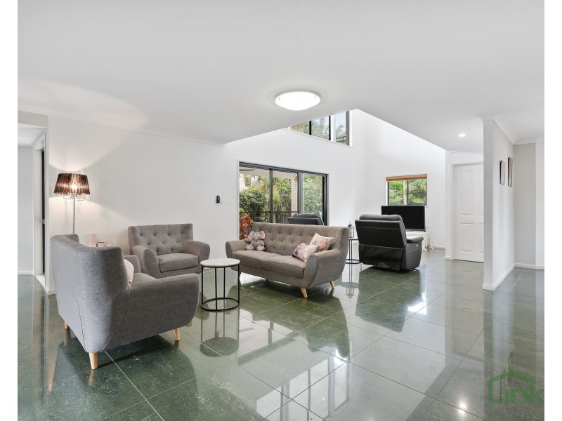 5 River Breeze Court, Windaroo QLD 4207