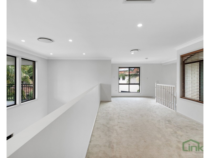 5 River Breeze Court, Windaroo QLD 4207