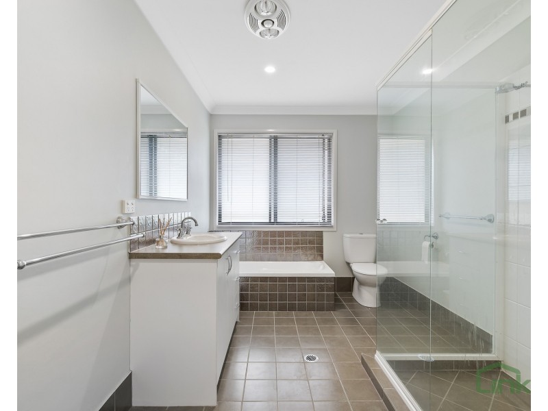 5 River Breeze Court, Windaroo QLD 4207