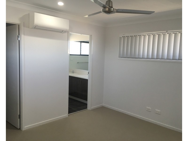 34 Fountain Street, Pimpama QLD 4209