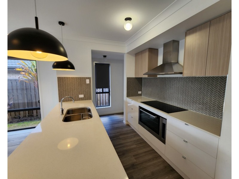 18 Mebbin Street, Pimpama QLD 4209