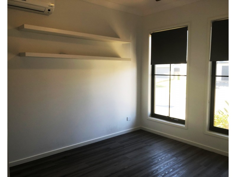 18 Mebbin Street, Pimpama QLD 4209