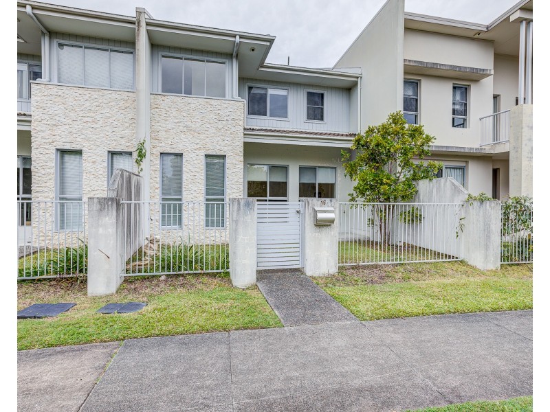 15 The Landings Street, Upper Coomera QLD 4209
