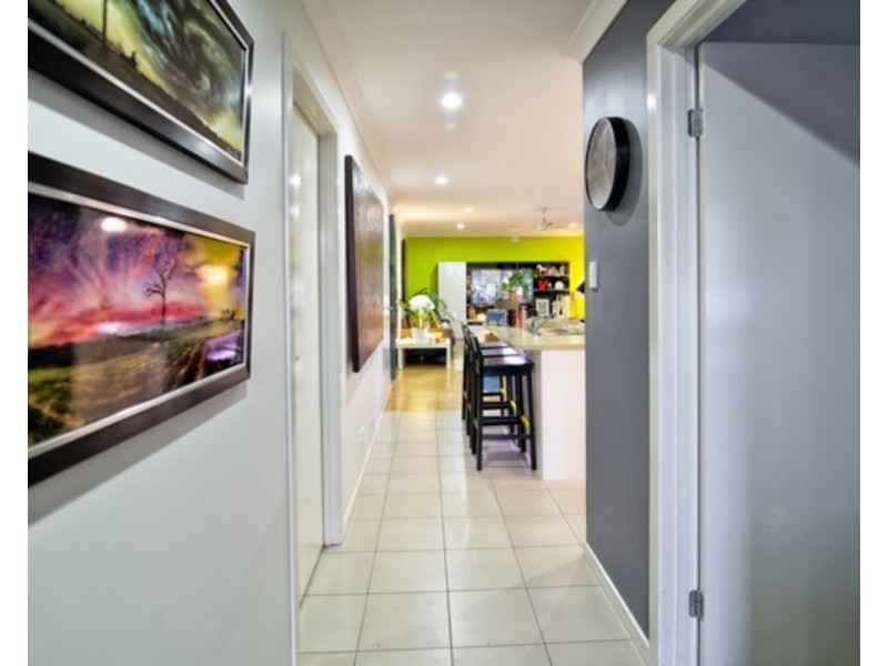 2/2 Rawson Court, Holmview QLD 4207
