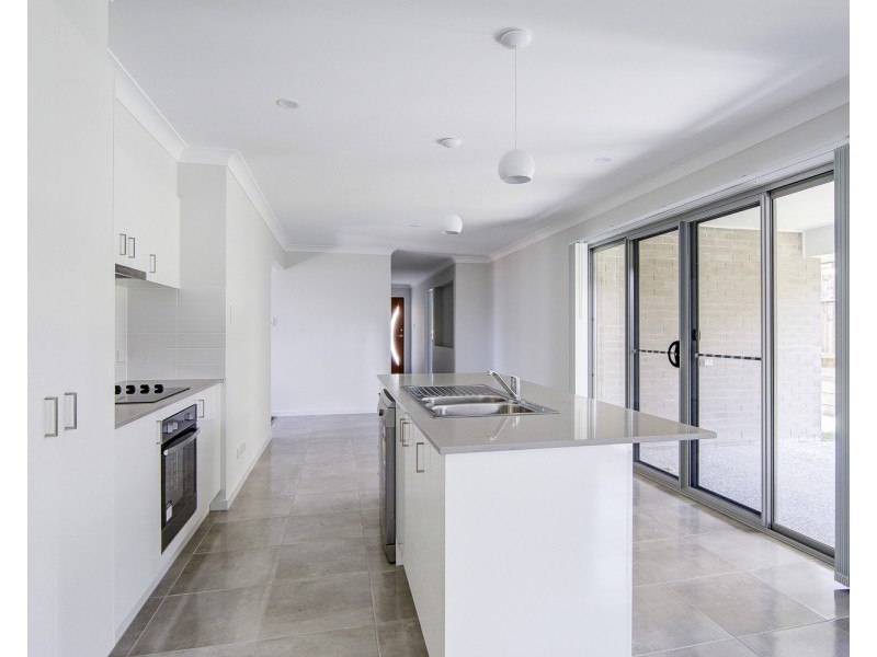 16 Dysart Drive, Holmview QLD 4207