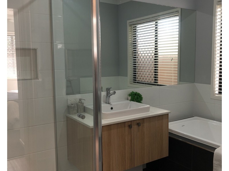 7 Livingstone Street, Logan Reserve QLD 4133