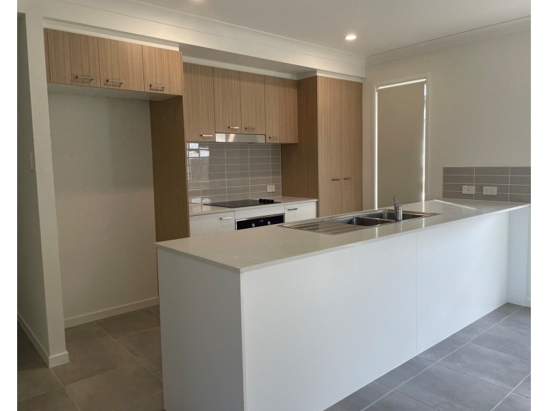 4 Drake Road, Logan Reserve QLD 4133