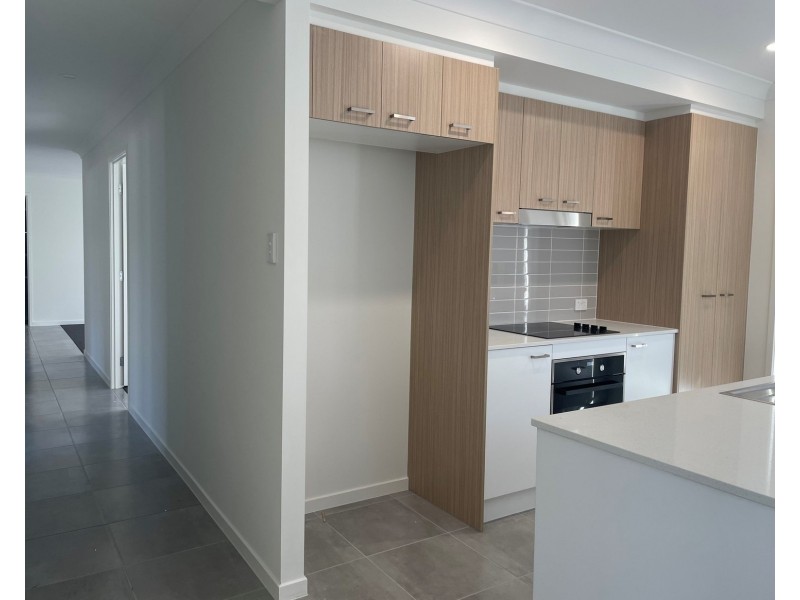 4 Drake Road, Logan Reserve QLD 4133