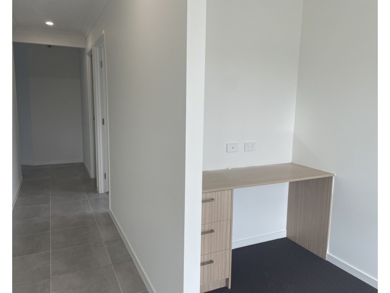 4 Drake Road, Logan Reserve QLD 4133