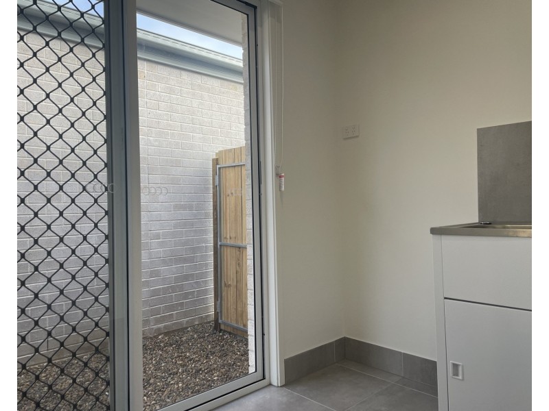 4 Drake Road, Logan Reserve QLD 4133