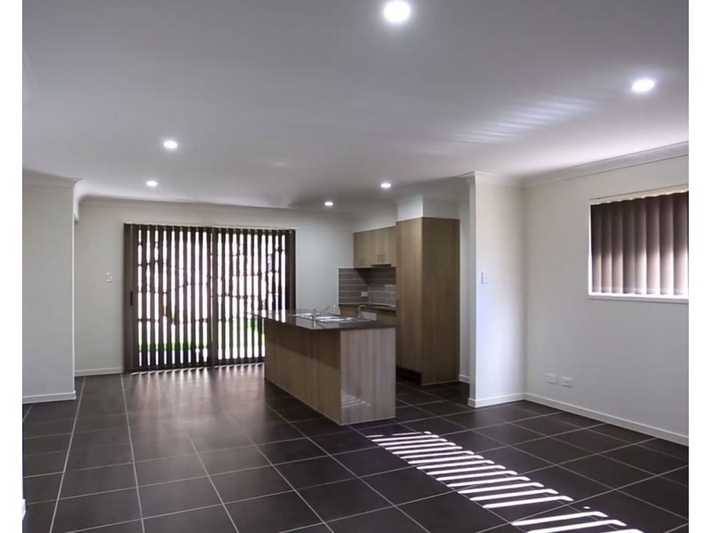 65 Voyager Crescent, Pimpama QLD 4209