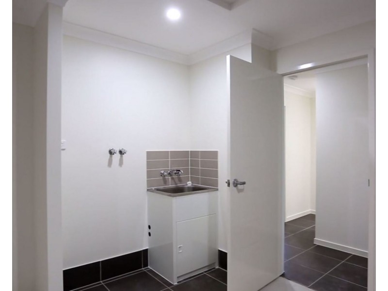 65 Voyager Crescent, Pimpama QLD 4209