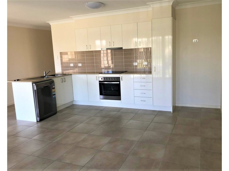 44 Milbrook Crescent, Pimpama QLD 4209