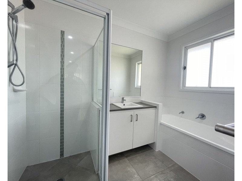 156 Dixon Drive, Pimpama QLD 4209