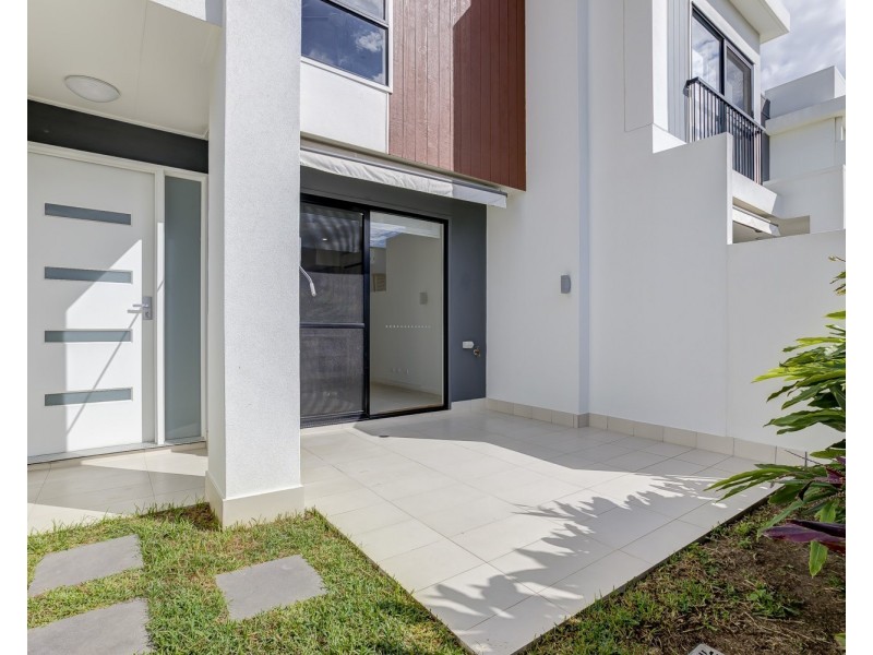 7 Mayfair Lane, Hope Island QLD 4212