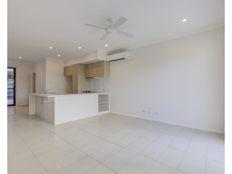 7 Mayfair Lane, Hope Island QLD 4212