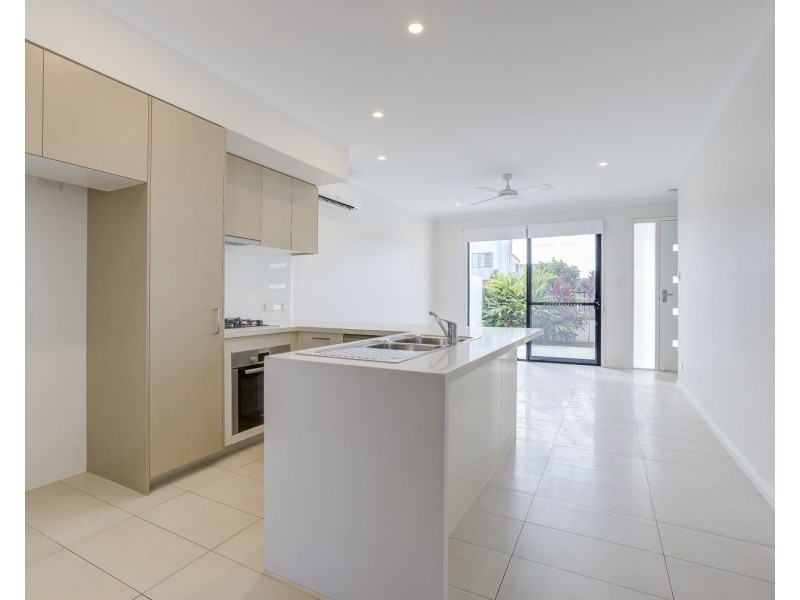 7 Mayfair Lane, Hope Island QLD 4212