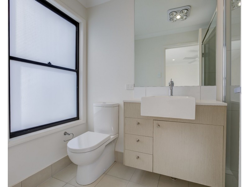 7 Mayfair Lane, Hope Island QLD 4212