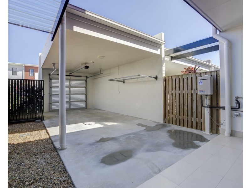 7 Mayfair Lane, Hope Island QLD 4212