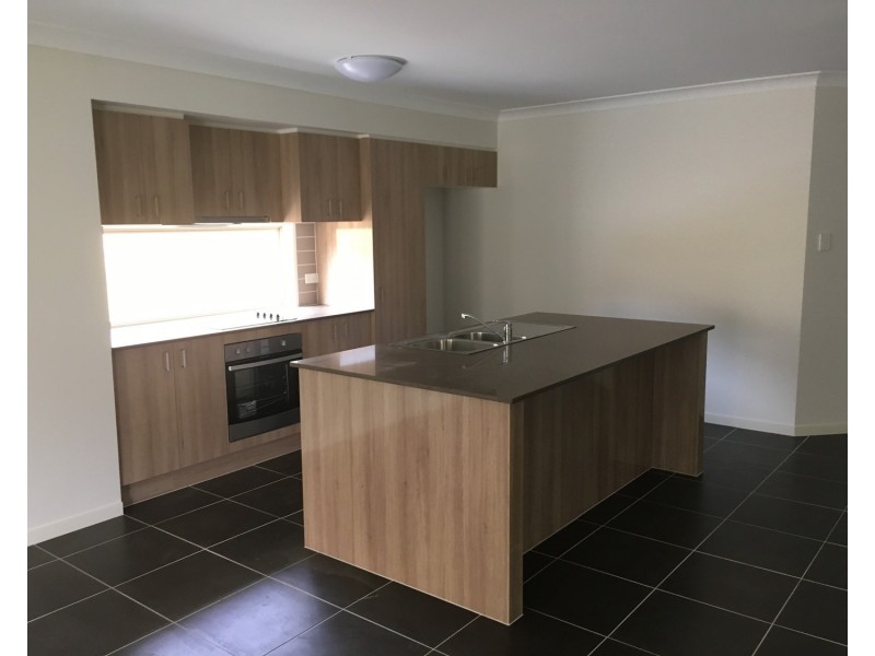 4 Cottrell Drive, Pimpama QLD 4209