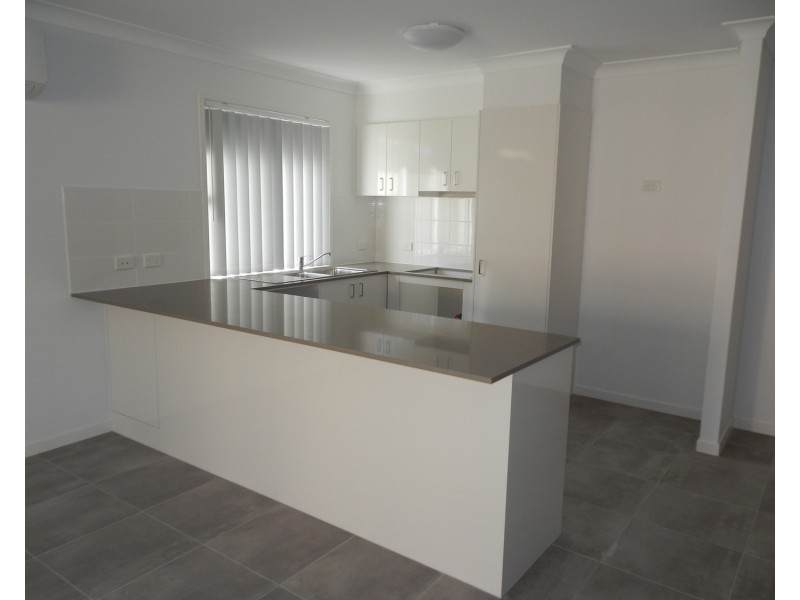 8 Casey Street, Pimpama QLD 4209