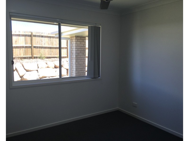 8 Casey Street, Pimpama QLD 4209