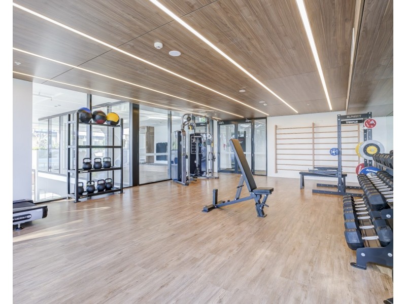 1109/372 Marine Parade, Labrador QLD 4215