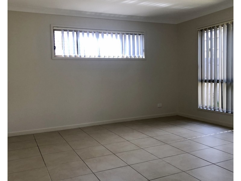 10 Woodrose Circuit, Pimpama QLD 4209