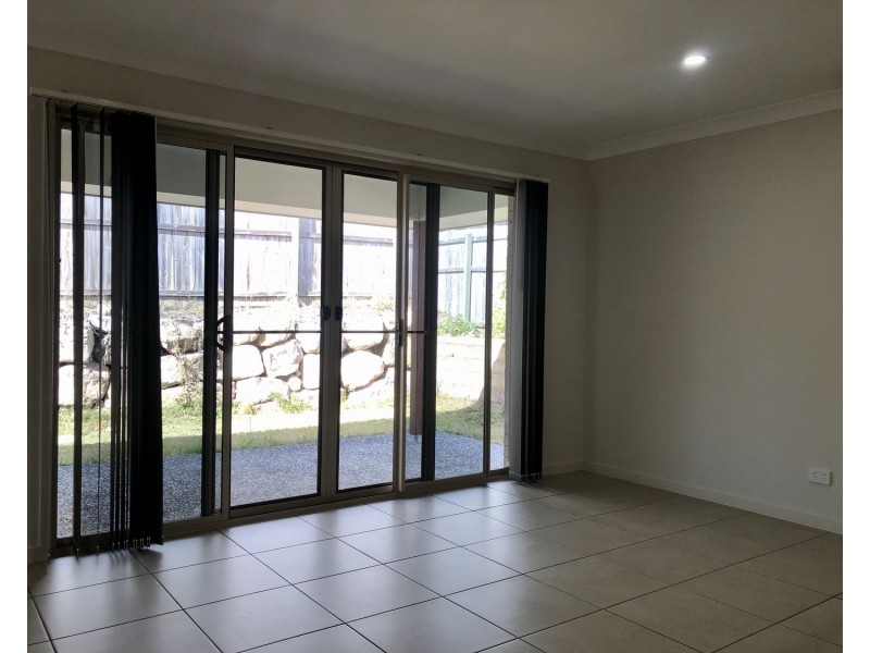 10 Woodrose Circuit, Pimpama QLD 4209