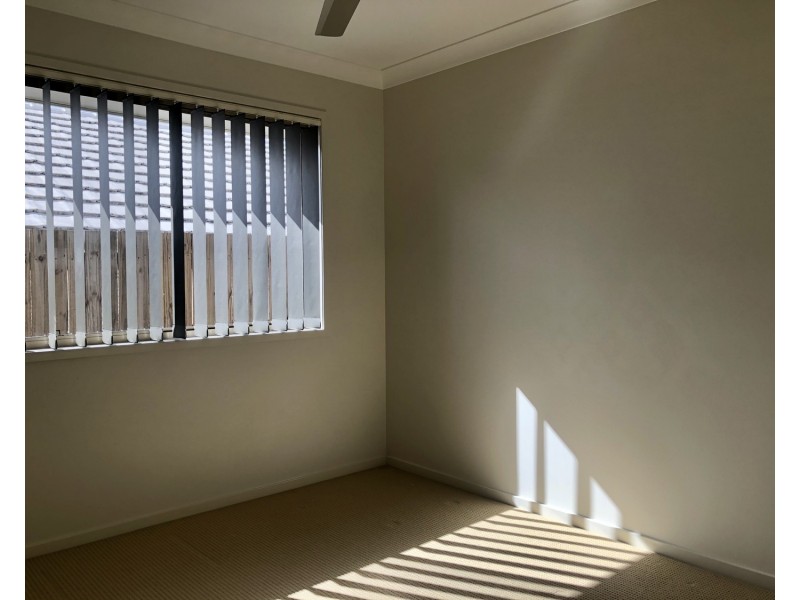 10 Woodrose Circuit, Pimpama QLD 4209