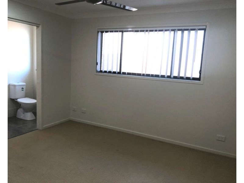 9 Woodrose Circuit, Pimpama QLD 4209