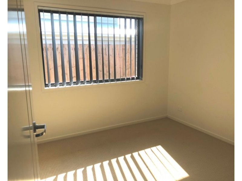 9 Woodrose Circuit, Pimpama QLD 4209